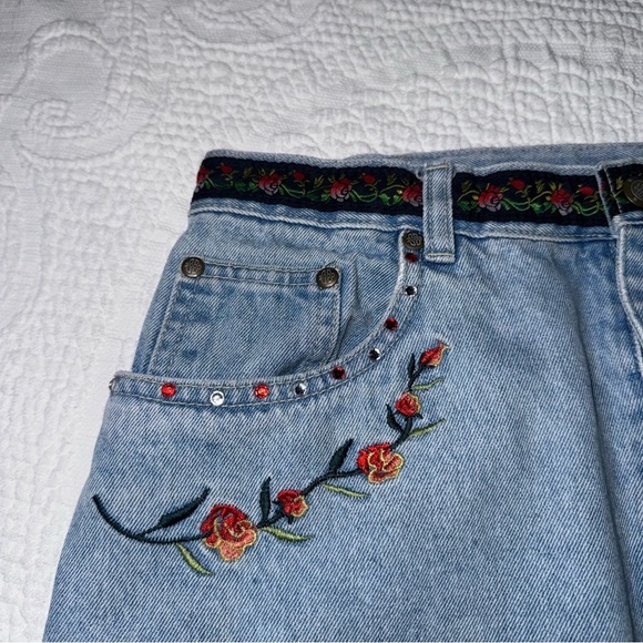 Vintage Denim Skirt Embroidered Rose Detailing 100% Cotton Size 8 Bill Blass - Picture 12 of 12